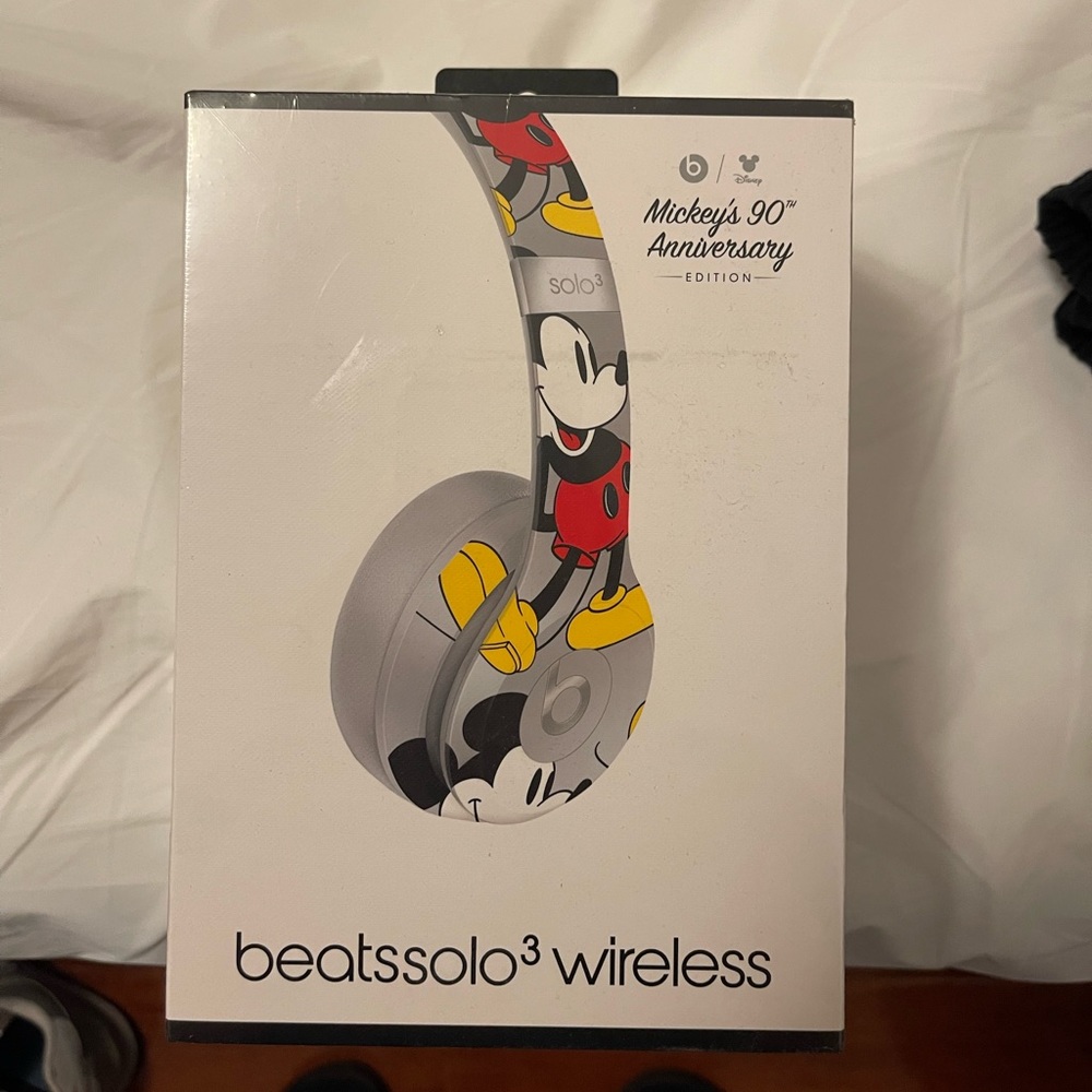 Beats - mickeys 90th